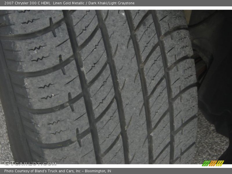Linen Gold Metallic / Dark Khaki/Light Graystone 2007 Chrysler 300 C HEMI