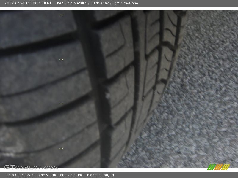 Linen Gold Metallic / Dark Khaki/Light Graystone 2007 Chrysler 300 C HEMI