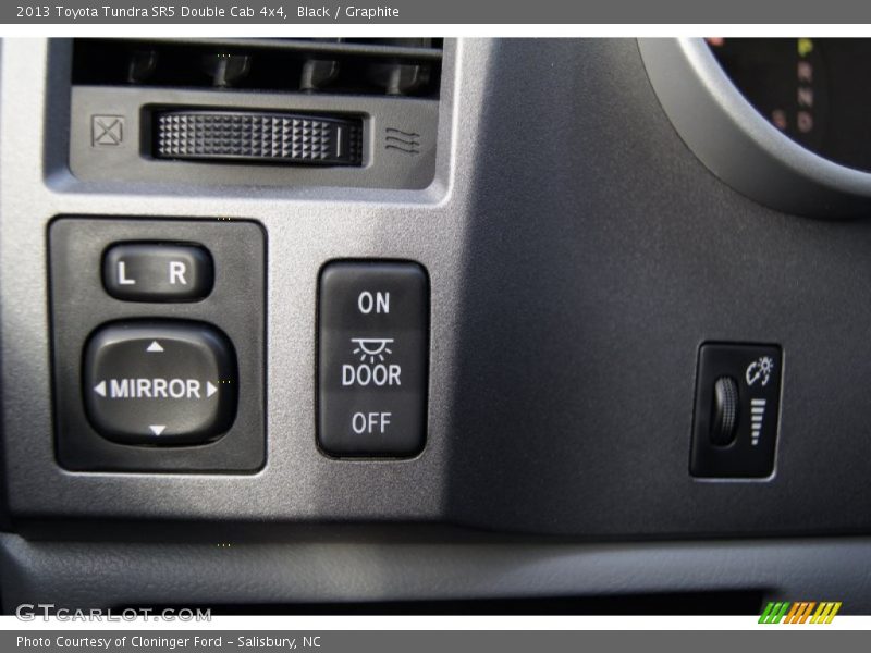 Controls of 2013 Tundra SR5 Double Cab 4x4