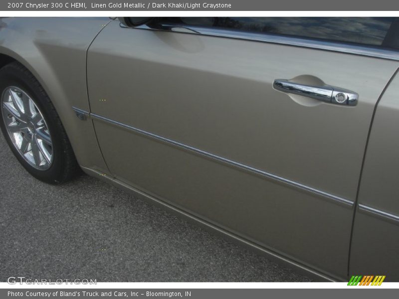 Linen Gold Metallic / Dark Khaki/Light Graystone 2007 Chrysler 300 C HEMI