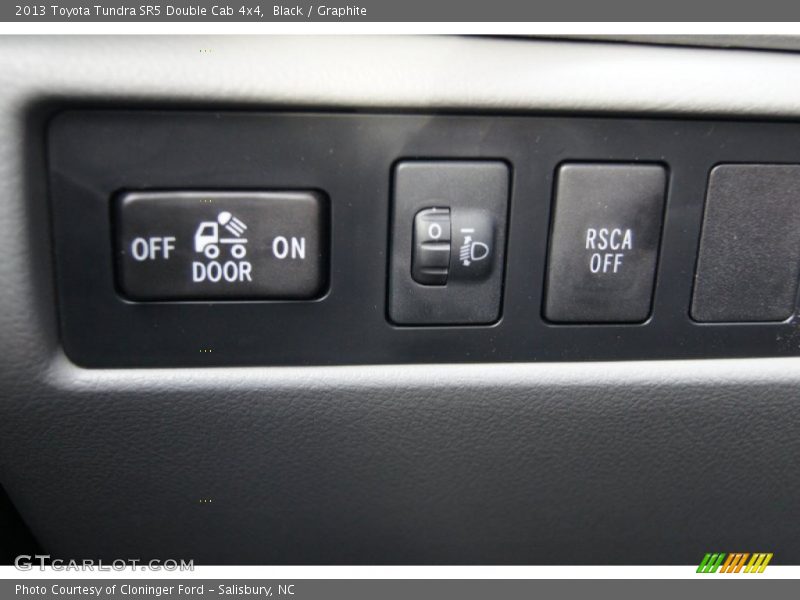 Controls of 2013 Tundra SR5 Double Cab 4x4