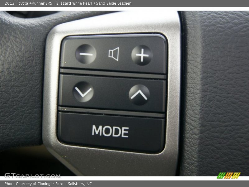 Blizzard White Pearl / Sand Beige Leather 2013 Toyota 4Runner SR5