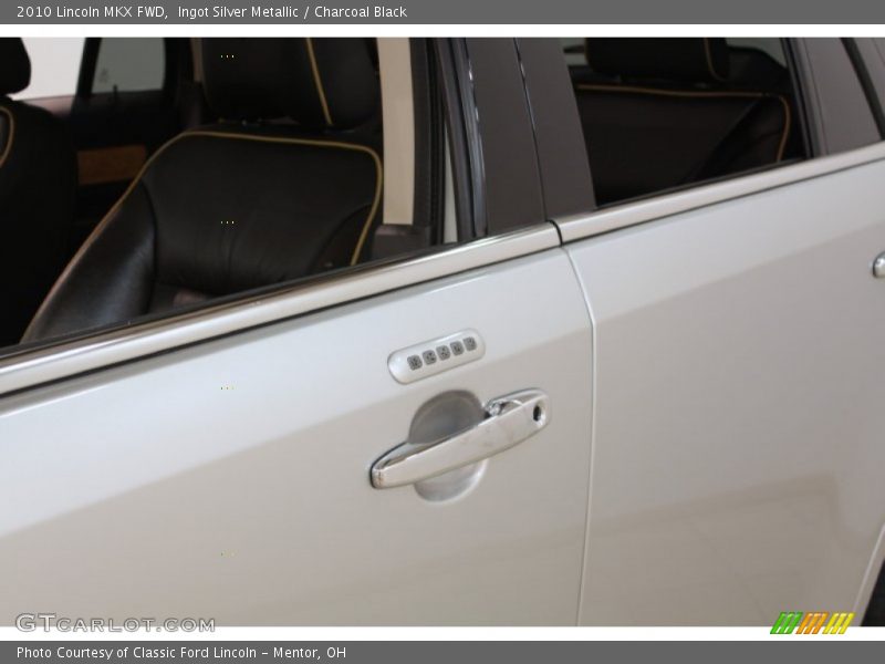 Ingot Silver Metallic / Charcoal Black 2010 Lincoln MKX FWD