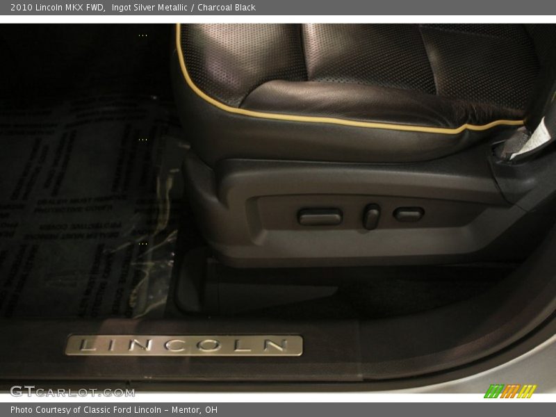 Ingot Silver Metallic / Charcoal Black 2010 Lincoln MKX FWD