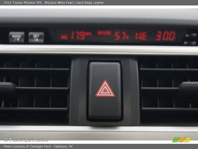 Blizzard White Pearl / Sand Beige Leather 2013 Toyota 4Runner SR5