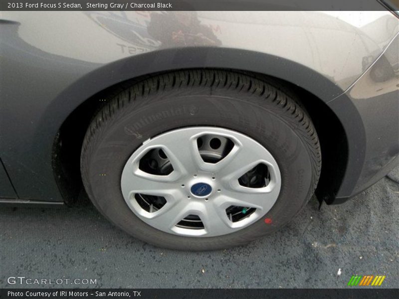 Sterling Gray / Charcoal Black 2013 Ford Focus S Sedan