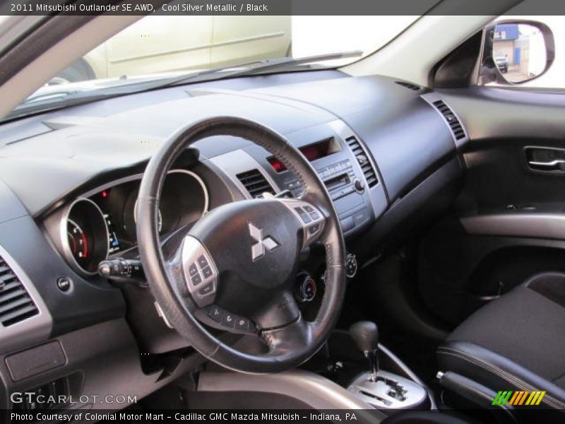 Cool Silver Metallic / Black 2011 Mitsubishi Outlander SE AWD