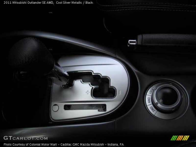 Cool Silver Metallic / Black 2011 Mitsubishi Outlander SE AWD