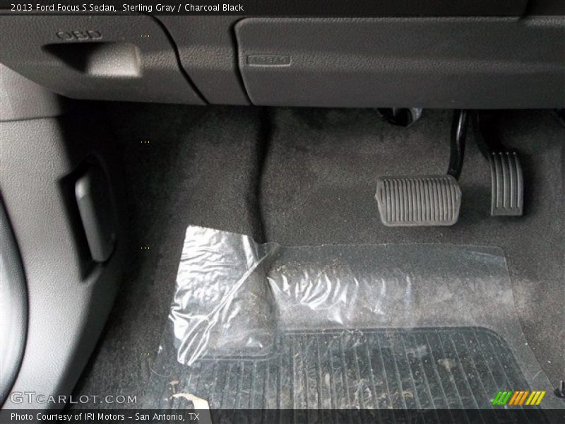 Sterling Gray / Charcoal Black 2013 Ford Focus S Sedan
