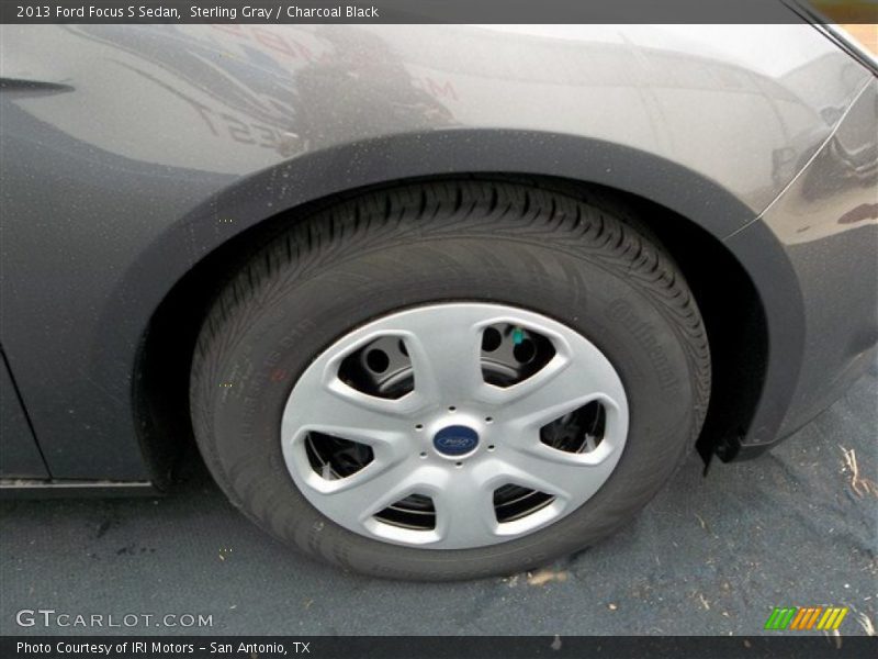 Sterling Gray / Charcoal Black 2013 Ford Focus S Sedan