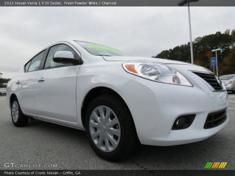 Fresh Powder White / Charcoal 2013 Nissan Versa 1.6 SV Sedan
