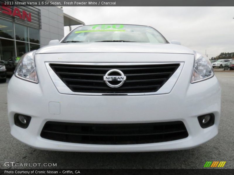 Fresh Powder White / Charcoal 2013 Nissan Versa 1.6 SV Sedan