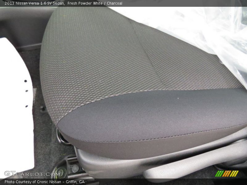 Fresh Powder White / Charcoal 2013 Nissan Versa 1.6 SV Sedan