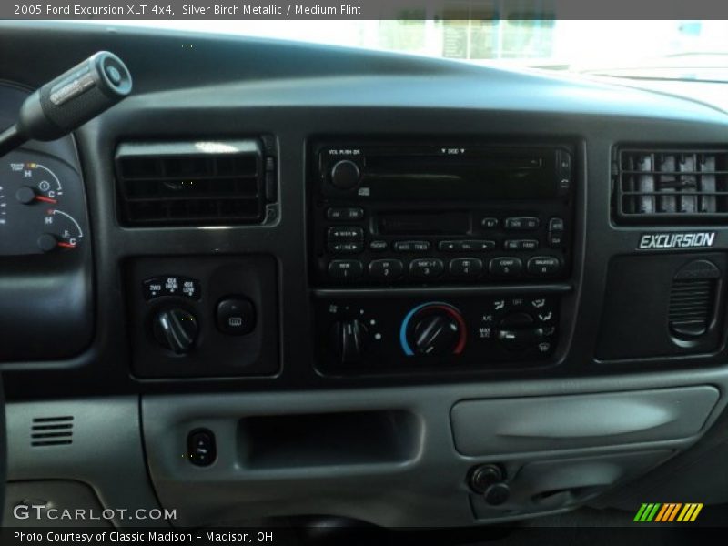 Silver Birch Metallic / Medium Flint 2005 Ford Excursion XLT 4x4
