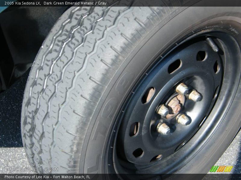 Dark Green Emerald Metallic / Gray 2005 Kia Sedona LX