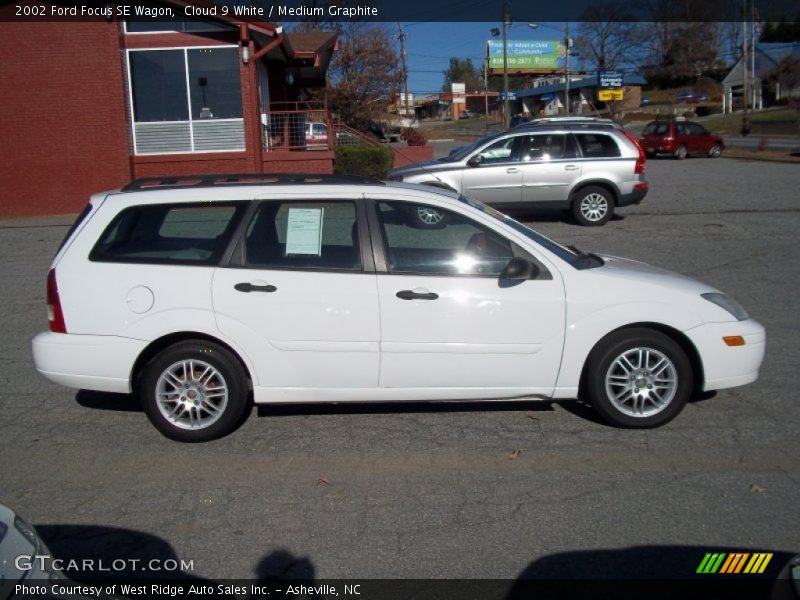 Cloud 9 White / Medium Graphite 2002 Ford Focus SE Wagon