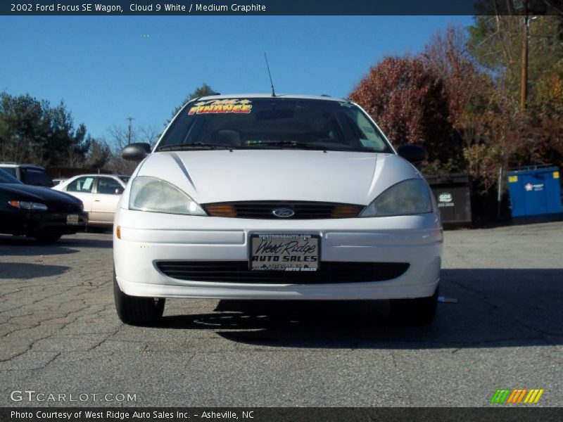 Cloud 9 White / Medium Graphite 2002 Ford Focus SE Wagon