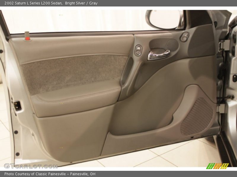 Bright Silver / Gray 2002 Saturn L Series L200 Sedan