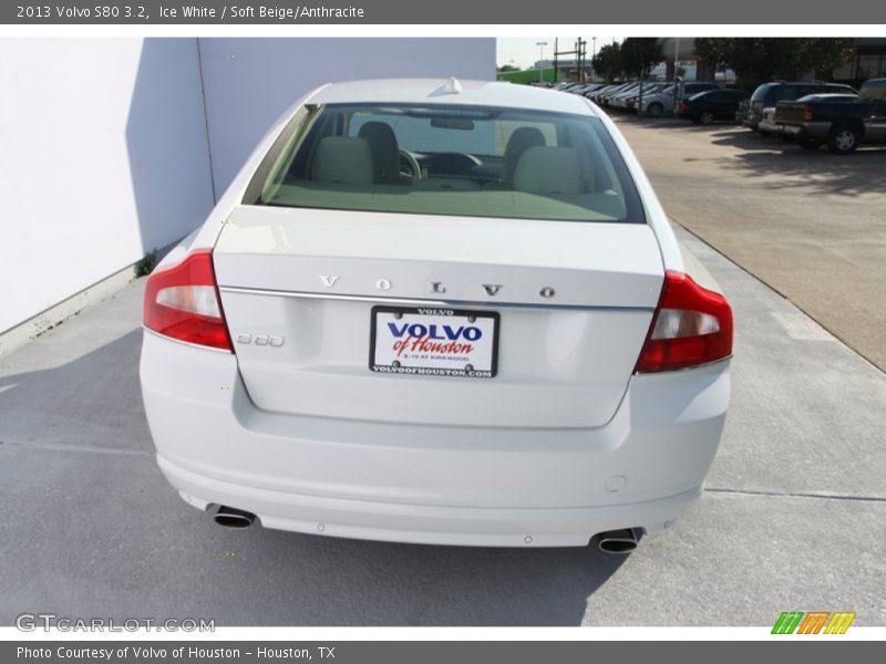 Ice White / Soft Beige/Anthracite 2013 Volvo S80 3.2