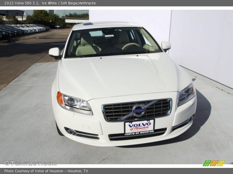 Ice White / Soft Beige/Anthracite 2013 Volvo S80 3.2