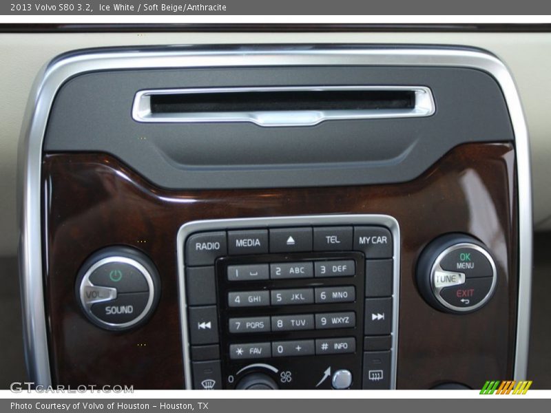 Ice White / Soft Beige/Anthracite 2013 Volvo S80 3.2