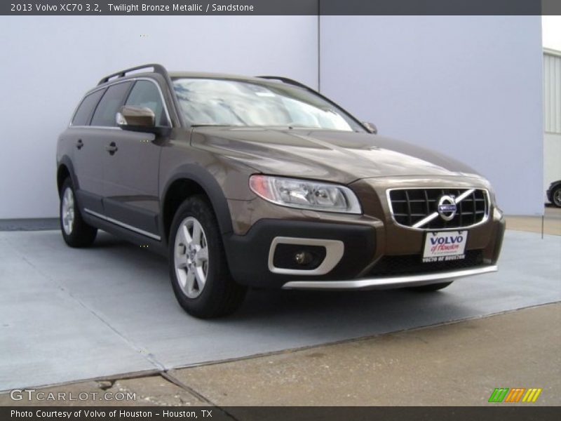 Twilight Bronze Metallic / Sandstone 2013 Volvo XC70 3.2