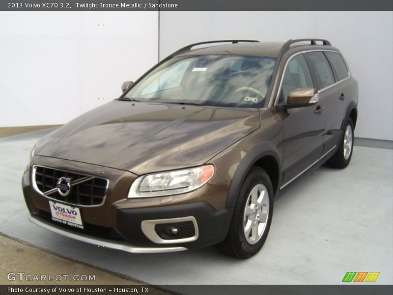 Twilight Bronze Metallic / Sandstone 2013 Volvo XC70 3.2