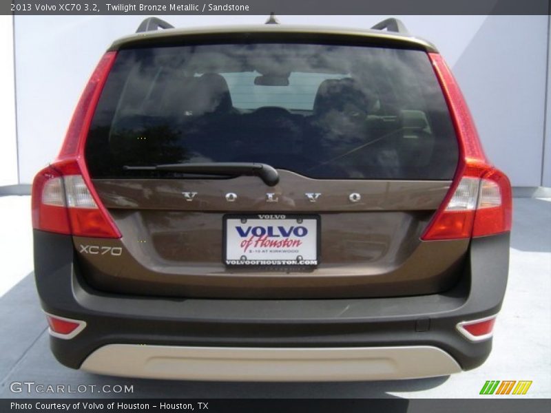 Twilight Bronze Metallic / Sandstone 2013 Volvo XC70 3.2