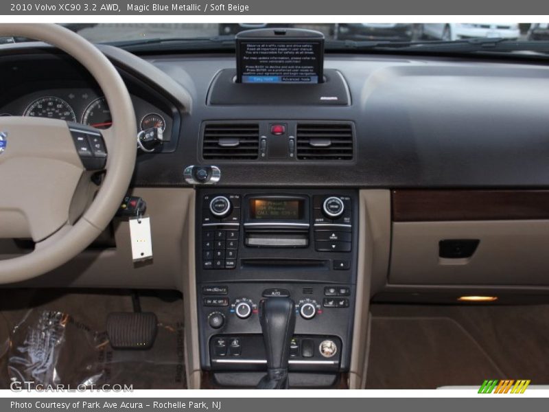Magic Blue Metallic / Soft Beige 2010 Volvo XC90 3.2 AWD