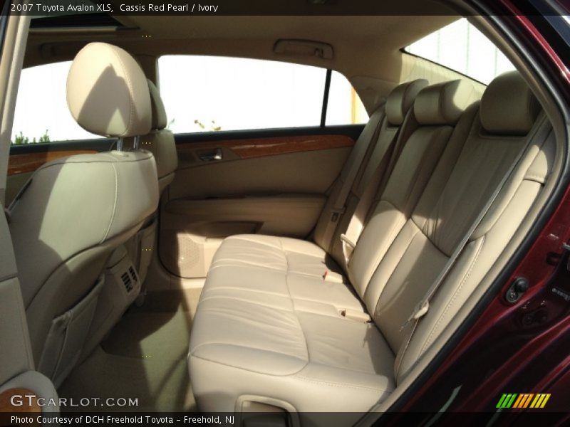 Cassis Red Pearl / Ivory 2007 Toyota Avalon XLS