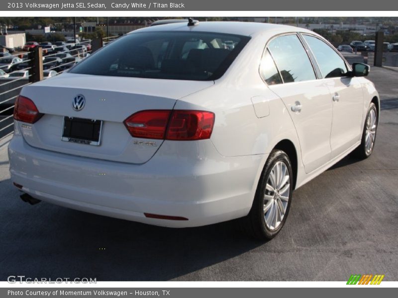 Candy White / Titan Black 2013 Volkswagen Jetta SEL Sedan
