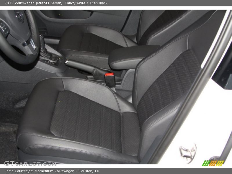 Candy White / Titan Black 2013 Volkswagen Jetta SEL Sedan