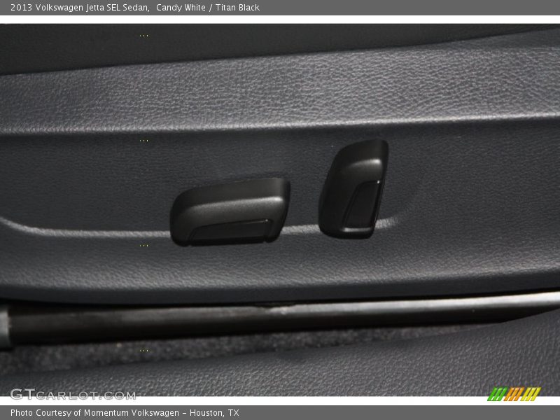 Candy White / Titan Black 2013 Volkswagen Jetta SEL Sedan