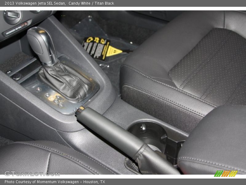 Candy White / Titan Black 2013 Volkswagen Jetta SEL Sedan