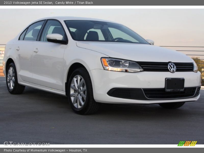 Candy White / Titan Black 2013 Volkswagen Jetta SE Sedan