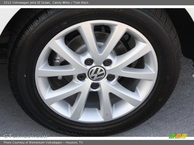 Candy White / Titan Black 2013 Volkswagen Jetta SE Sedan