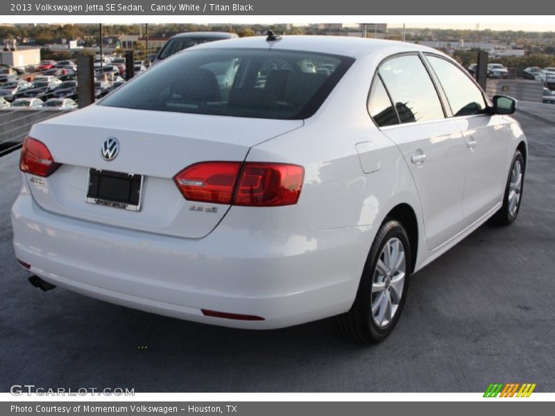 Candy White / Titan Black 2013 Volkswagen Jetta SE Sedan