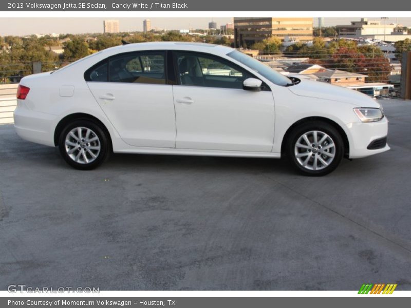 Candy White / Titan Black 2013 Volkswagen Jetta SE Sedan