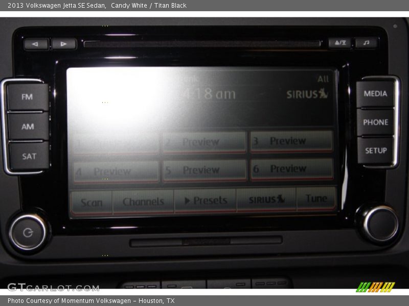 Candy White / Titan Black 2013 Volkswagen Jetta SE Sedan