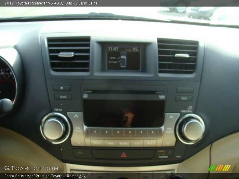 Black / Sand Beige 2012 Toyota Highlander V6 4WD