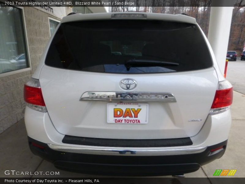 Blizzard White Pearl / Sand Beige 2013 Toyota Highlander Limited 4WD