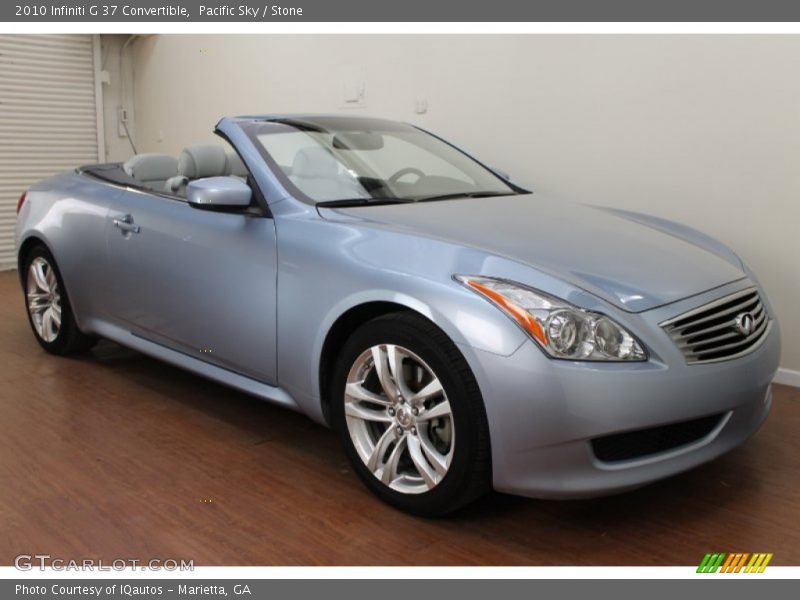 Front 3/4 View of 2010 G 37 Convertible