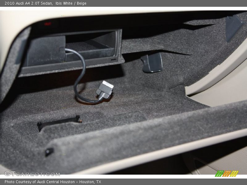Ibis White / Beige 2010 Audi A4 2.0T Sedan