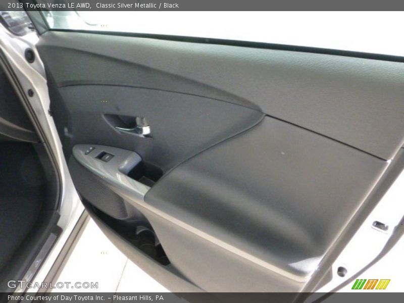 Classic Silver Metallic / Black 2013 Toyota Venza LE AWD