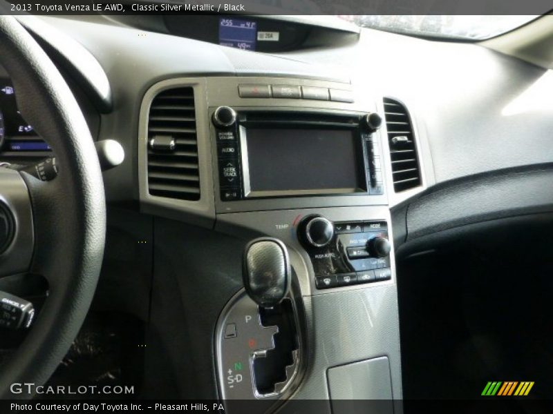 Controls of 2013 Venza LE AWD