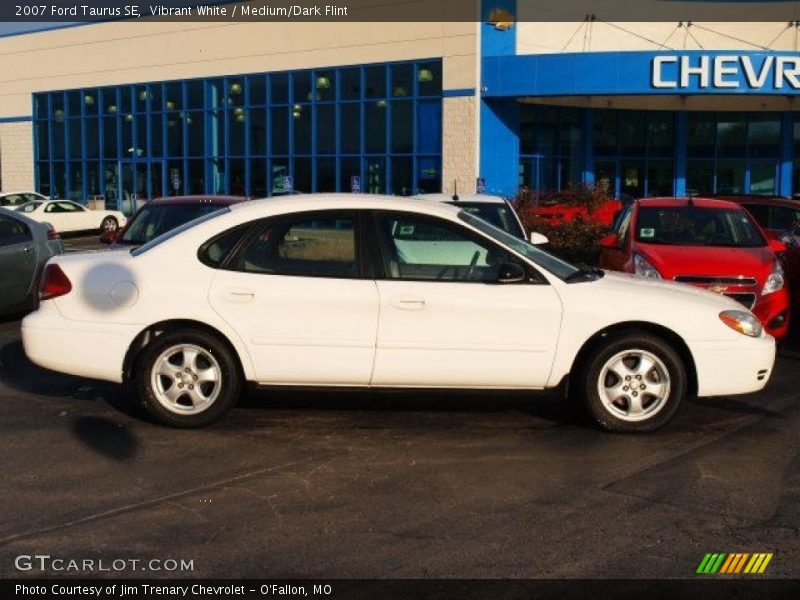 Vibrant White / Medium/Dark Flint 2007 Ford Taurus SE