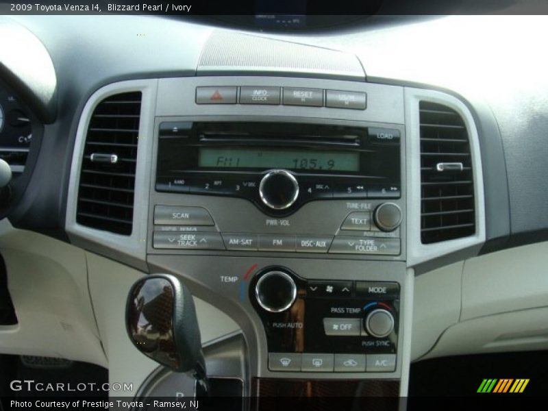 Blizzard Pearl / Ivory 2009 Toyota Venza I4