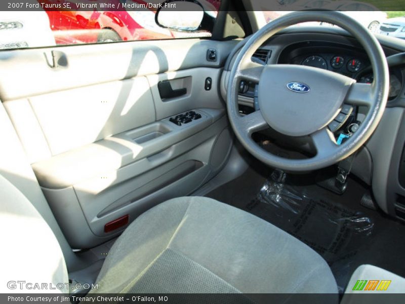 Vibrant White / Medium/Dark Flint 2007 Ford Taurus SE