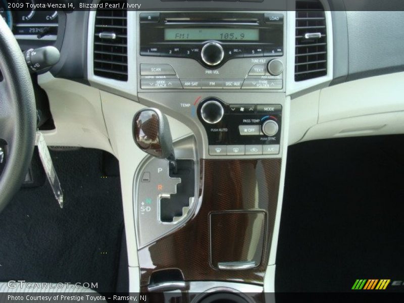 Blizzard Pearl / Ivory 2009 Toyota Venza I4