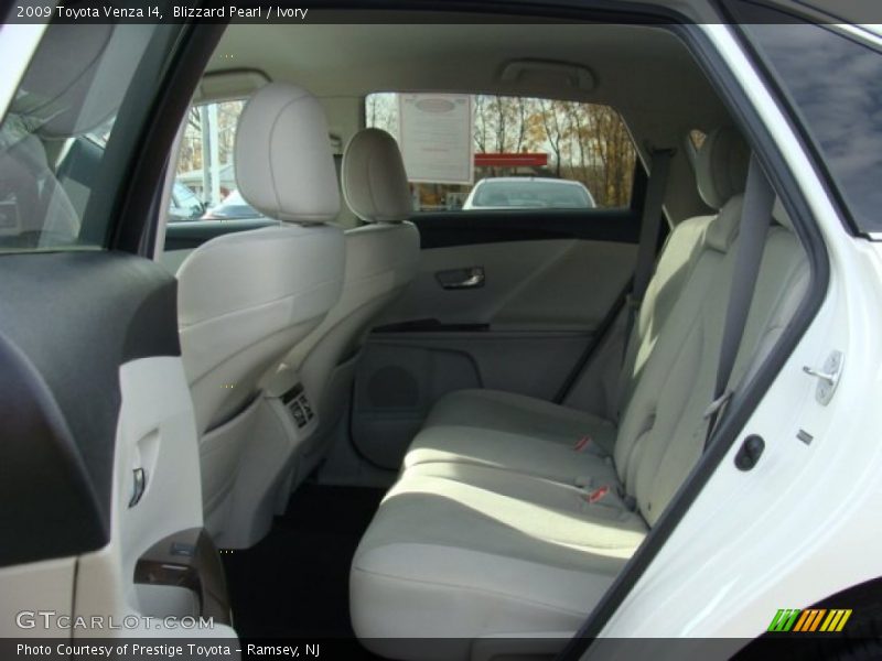 Blizzard Pearl / Ivory 2009 Toyota Venza I4